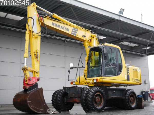 Екскаватор колісний Komatsu
